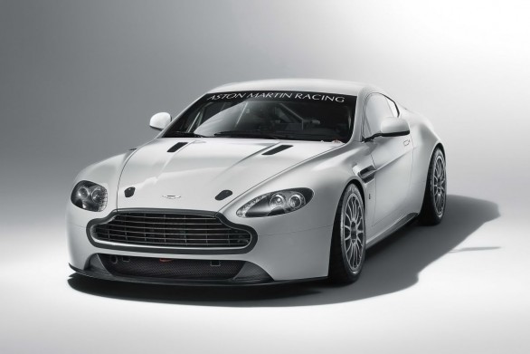 Aston Martin V8 Vantage GT4 2011