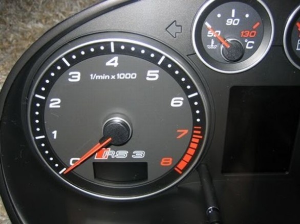 Audi RS3: volante e quadro strumenti