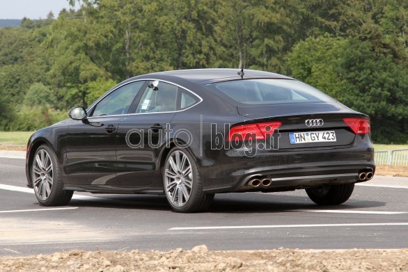 Audi S7: nuove foto spia