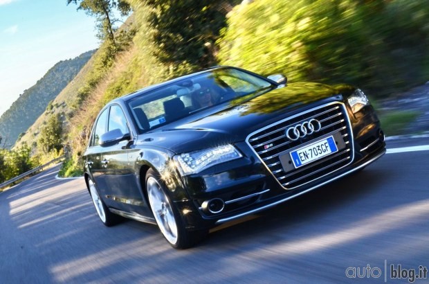 Audi S8 2013 test pista e strada