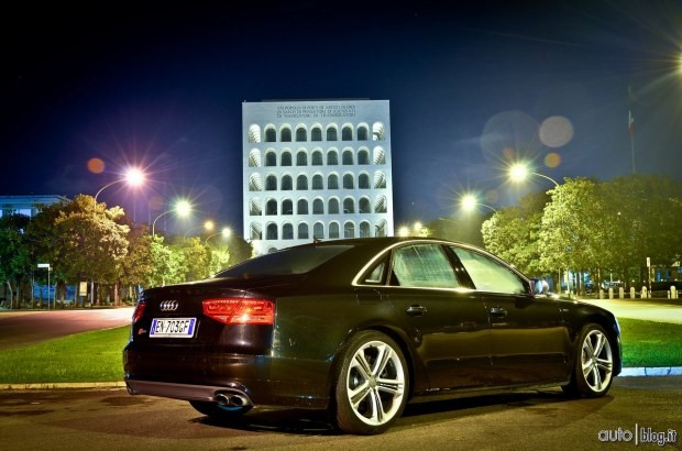 Audi S8 2013 test pista e strada