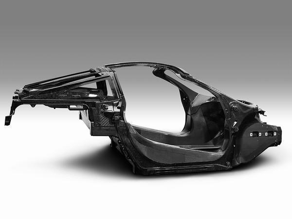monocage_ii_mclaren.jpg