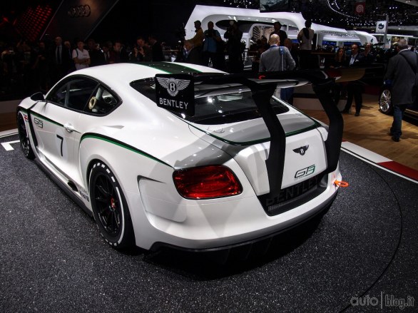 Bentley Continental GT3 al Salone di Parigi 2012 Live