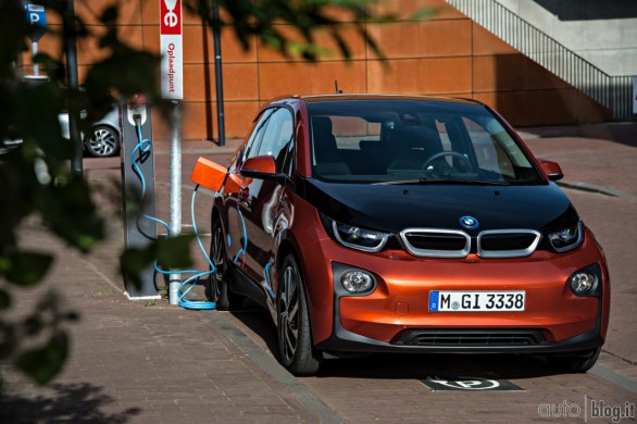 BMW i3: prova su strada della prima elettrica di BMW