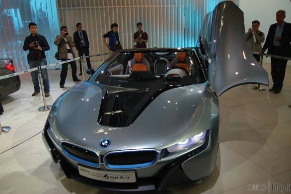 BMW i8 Concept Spyder e BMW 335 Li - Salone di Pechino 2012 Live