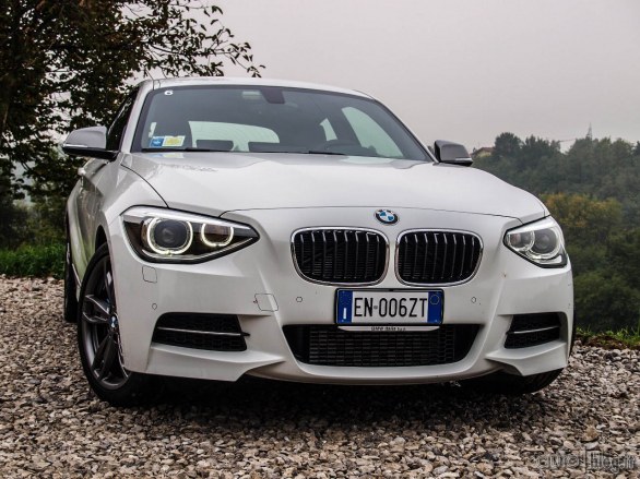 BMW M135i: la nostra prova su strada della sportiva bavarese a tre porte