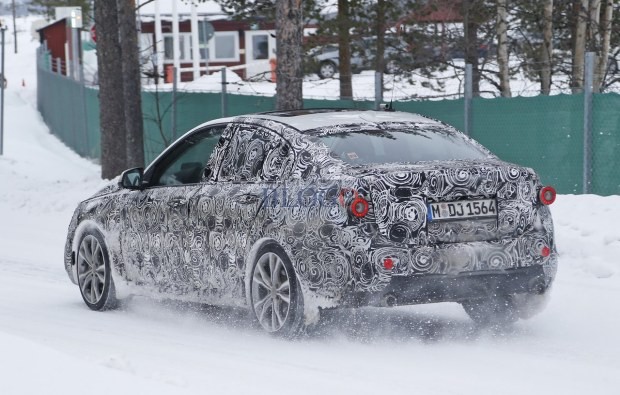 BMW Serie 1 Berlina: foto spia sulla neve