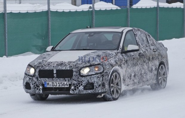 BMW Serie 1 Berlina: foto spia sulla neve