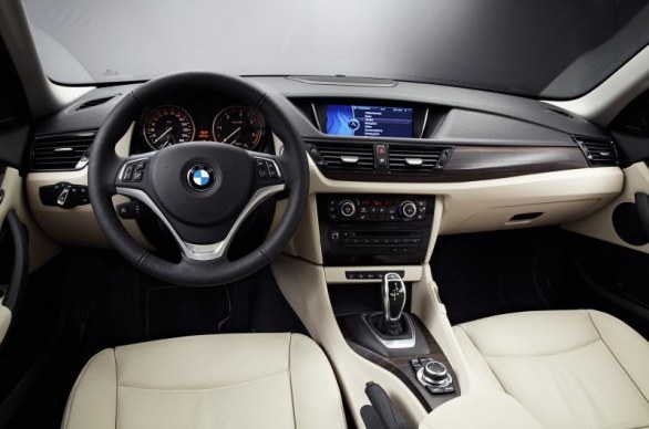 BMW X1: prime immagini del restyling