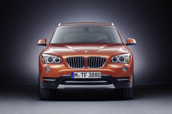 Nuovi dettagli degli interni e della carrozzeria della BMW X1 my2012