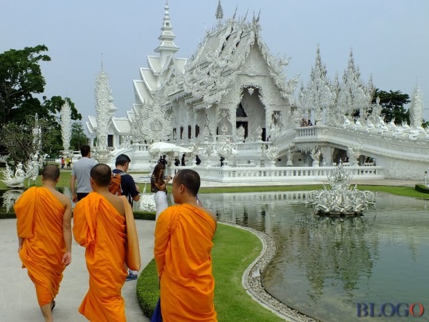 Buddismo, Wat, lusso e sorrisi; viaggio in Tailandia con la Land Rover Discovery