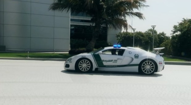 Guarda la fotogallery della Bugatti Veyron della Polizia di Dubai