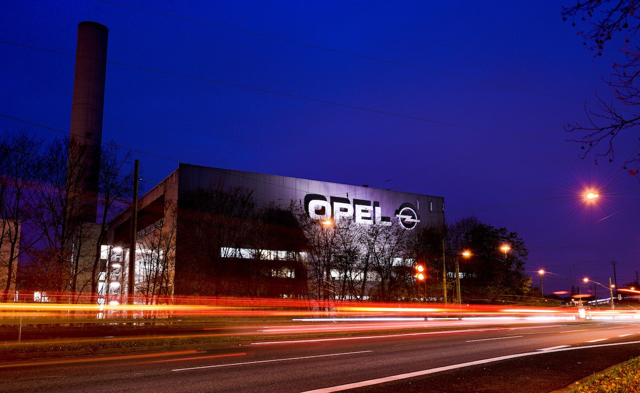 BOCHUM, GERMANY - DECEMBER 05: A general view of the Opel factory one on December 5, 2014 in Bochum, Germany. Opel, which is a subsidiary of General Motors, is closing the factory and laying off 3,300 workers in a cost-cutting and capacity-reduction measure. Completed in 1962, the factory employed up to 22,000 workers and produced up to 250,000 cars per year. Today the last car to be produced at the plant, an Opel Zafira, will roll from the assembly line. (Photo by Sascha Schuermann/Getty Images)