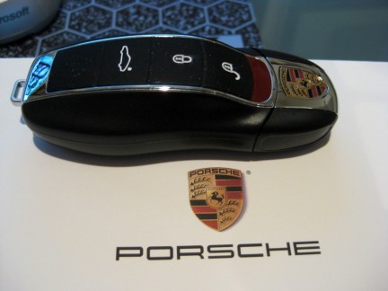 Chiavetta USB a forma di Porsche Panamera