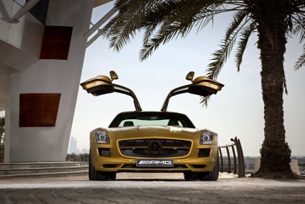 Dubai Motor Show 2009: Mercedes SLS Desert Gold e G 55 AMG Edition 79