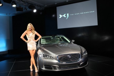 Elle Macpherson: madrina della nuova Jaguar XJ