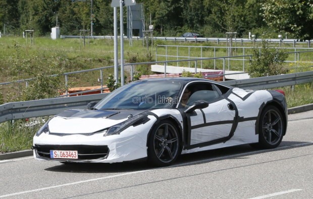 Ferrari 458M: foto spia su strada