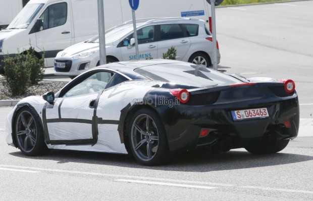 Ferrari 458M: foto spia su strada