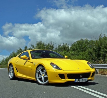 Ferrari 599 GTB con pacchetto HGTE aftermarket