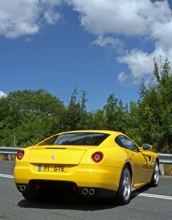 Ferrari 599 GTB con pacchetto HGTE aftermarket