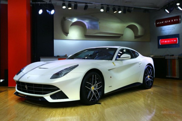 Ferrari F12berlinetta Polo e Ferrari FF Dressage