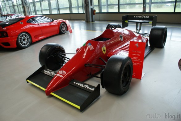 Ferrari, un giorno a Maranello: la Nuova Meccanica e le linee di montaggio