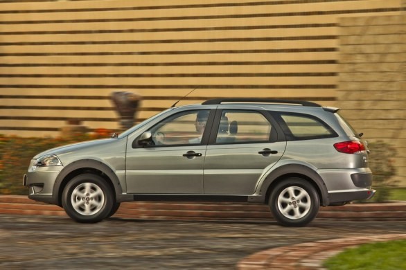 Fiat presenta tre novità per il mercato brasiliano, la Siena EL, la Palio e la Strada my2013