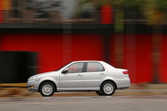 Fiat presenta tre novità per il mercato brasiliano, la Siena EL, la Palio e la Strada my2013