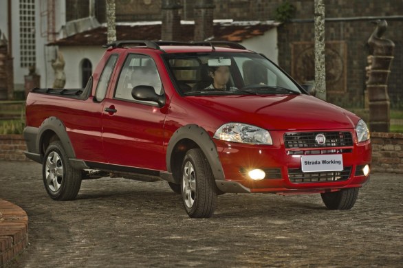 Fiat presenta tre novità per il mercato brasiliano, la Siena EL, la Palio e la Strada my2013