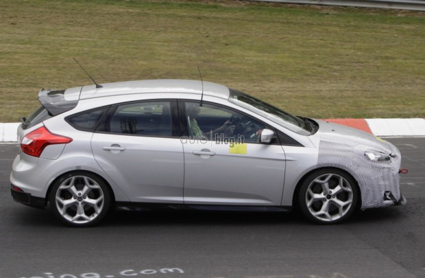 Ford Focus RS: foto spia al Nurburgring