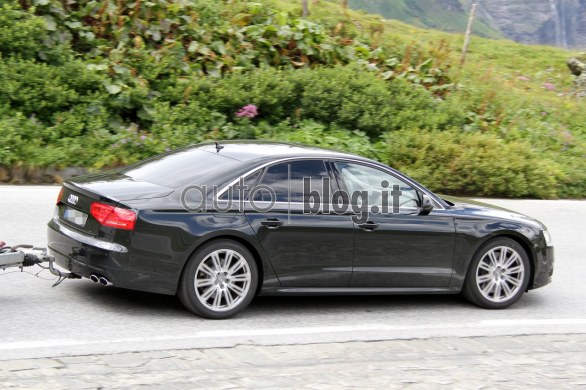 Foto spia Audi S8