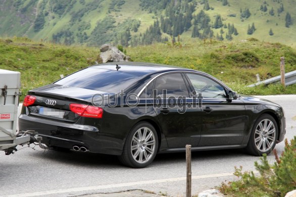 Foto spia Audi S8