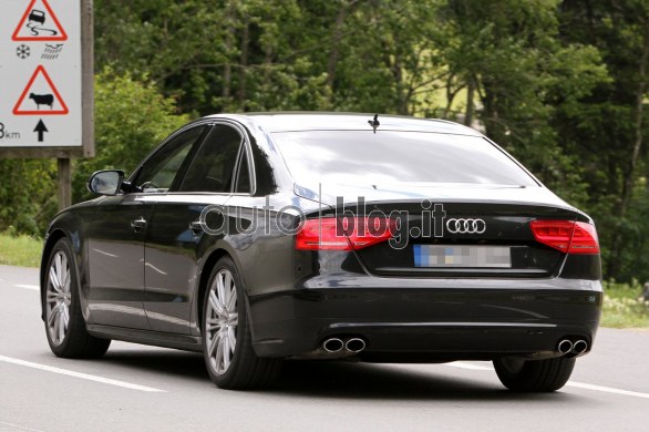 Foto spia Audi S8