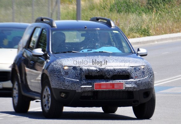 Foto spia Dacia Duster facelift