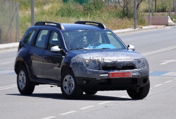 Foto spia Dacia Duster facelift