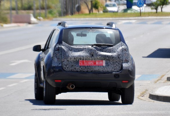 Foto spia Dacia Duster facelift