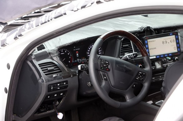 Foto spia della nuova Hyundai Genesis berlina: interni
