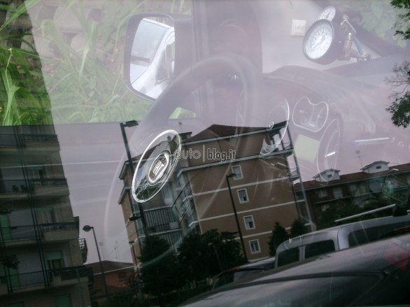 Foto spia di una misteriosa versione del Fiat Qubo avvistata nei pressi di Torino