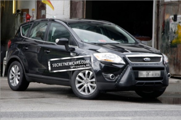 Foto spia Ford Kuga restyling