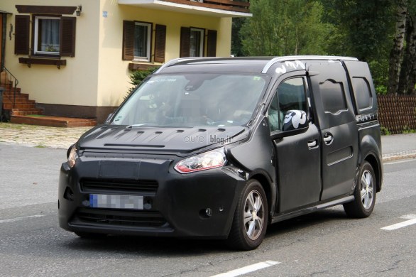Foto spia Ford Transit Connect