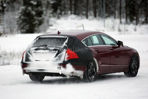 Foto spia Mercedes CLS Shooting Brake