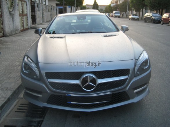 Foto spia Mercedes SL R231: due esemplari provenienti da Nardò