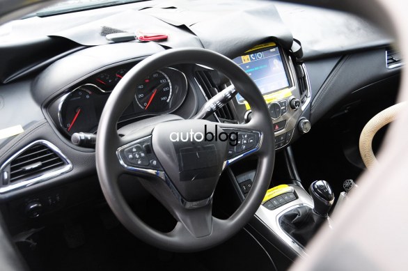 Foto spia nuova Chevrolet Cruze 2015