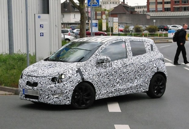 foto spia nuova Opel Agila