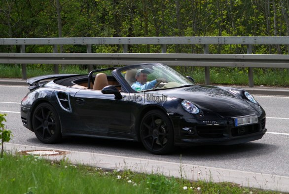 Nuove Foto Spia della futura Porsche 911 Turbo Cabrio