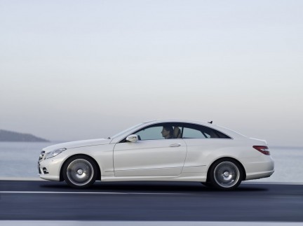 Ginevra 2009: le nuove immagini ufficiali di Mercedes Classe E e Classe E Coupé