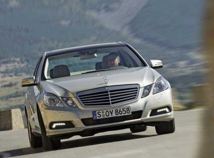 Ginevra 2009: le nuove immagini ufficiali di Mercedes Classe E e Classe E Coupé