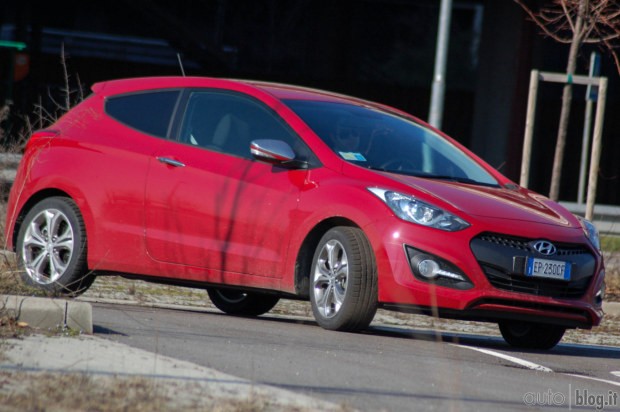 Hyundai i30 3 porte: prova su strada