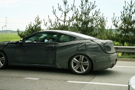 Foto spia: Hyundai coupé con trazione posteriore