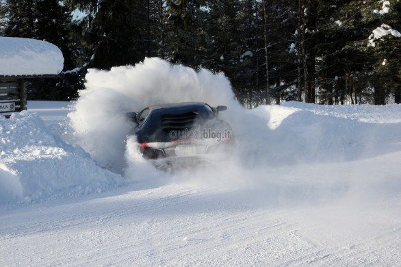 incidenti muletti auto